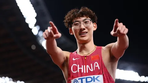 “里昂斥资5000万欧誓夺保级胜利！”